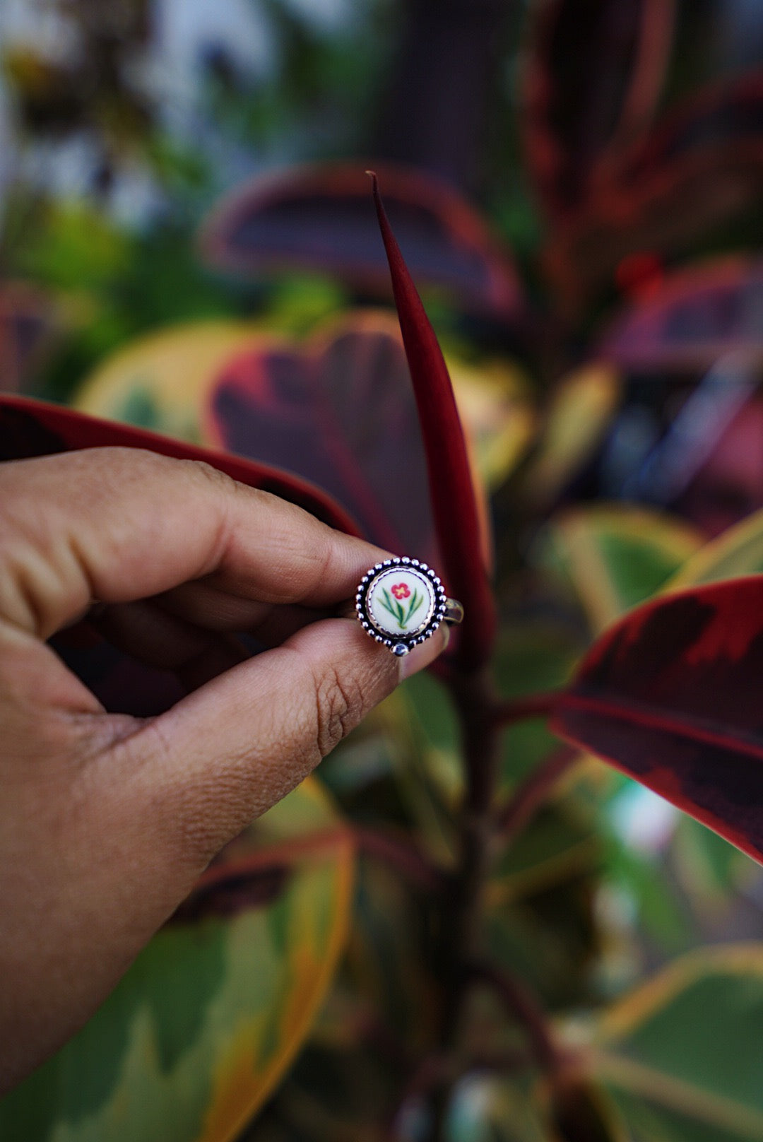 Porcelain Flower Ring - Size 7 3/4