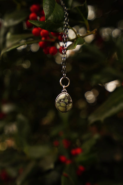 La Luna Oscura Necklace